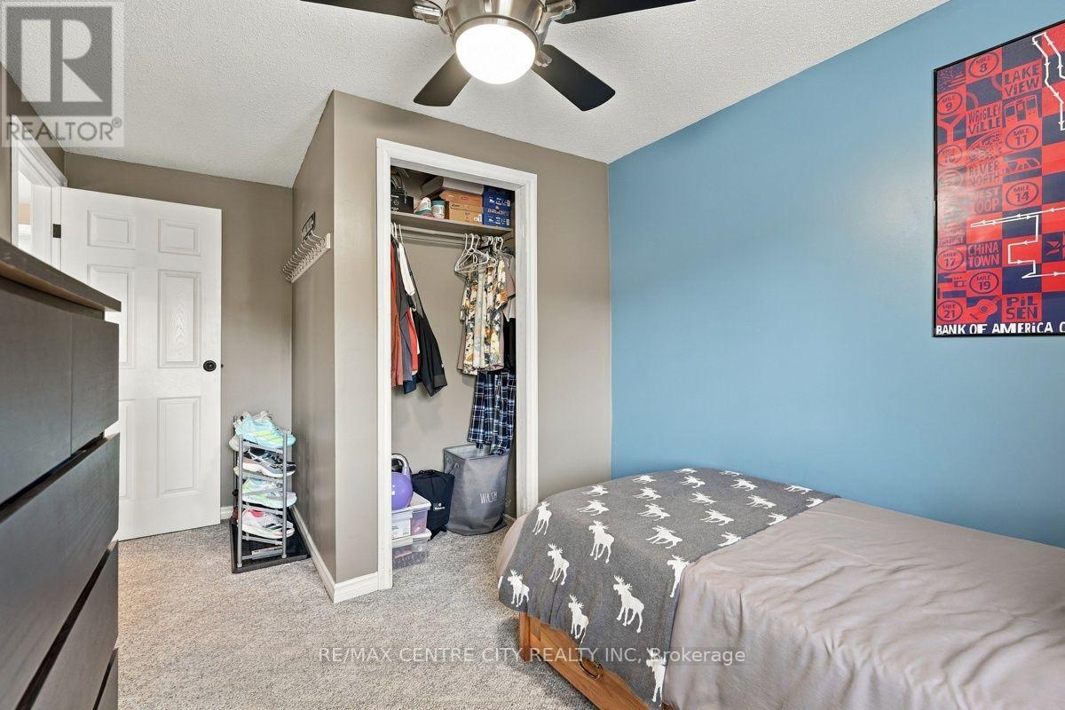 #46 110 DEVERON CRESCENT - 28
