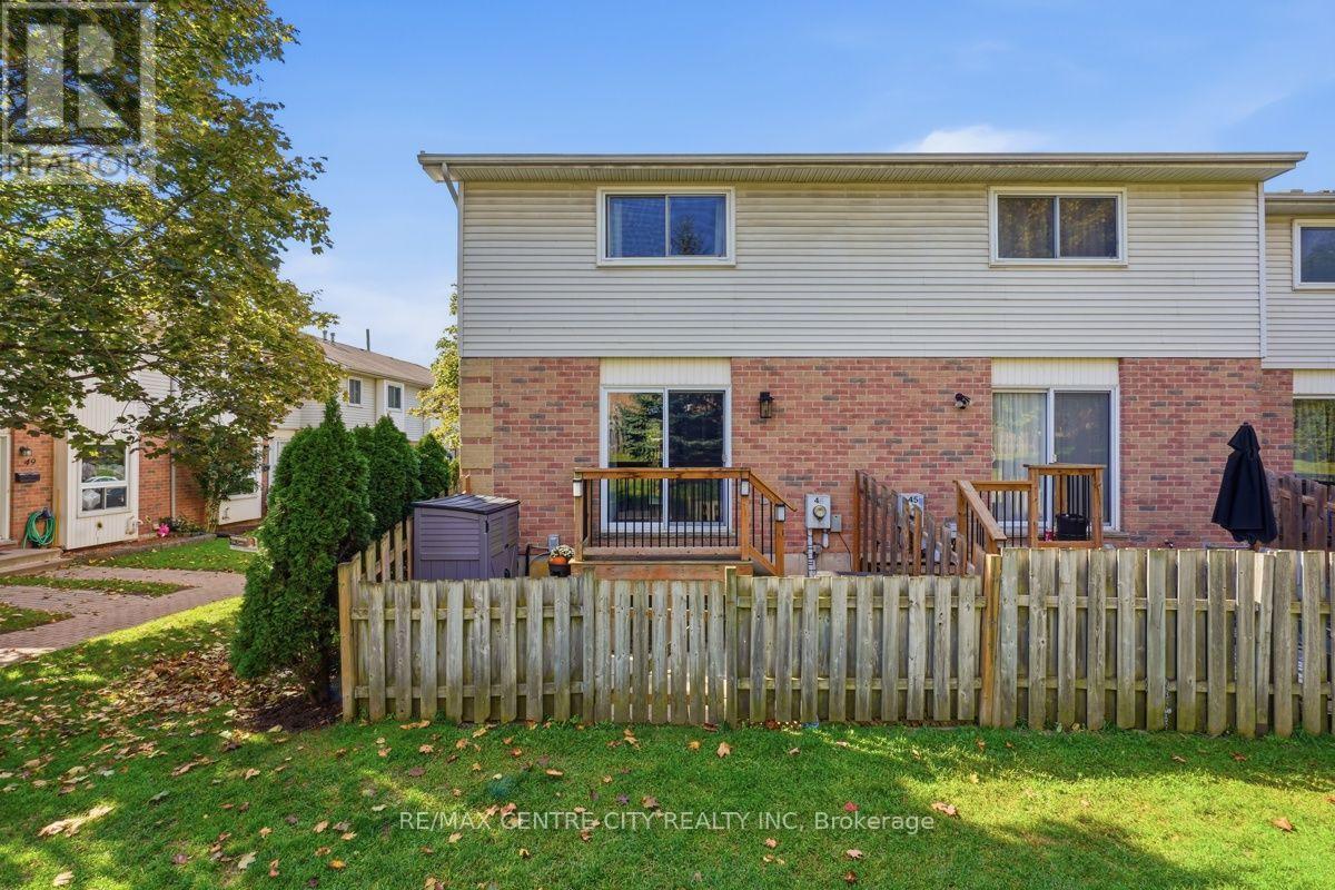 #46 110 DEVERON CRESCENT - Image 46