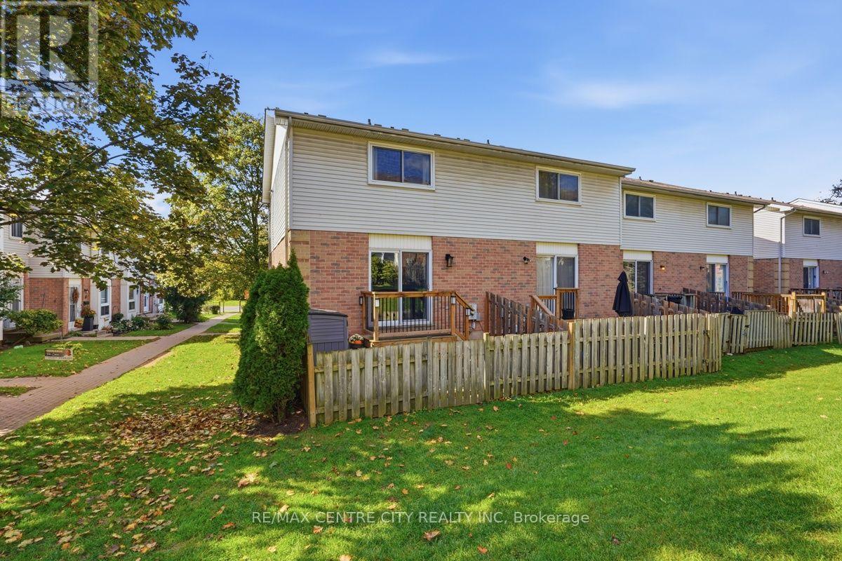 #46 110 DEVERON CRESCENT - 48
