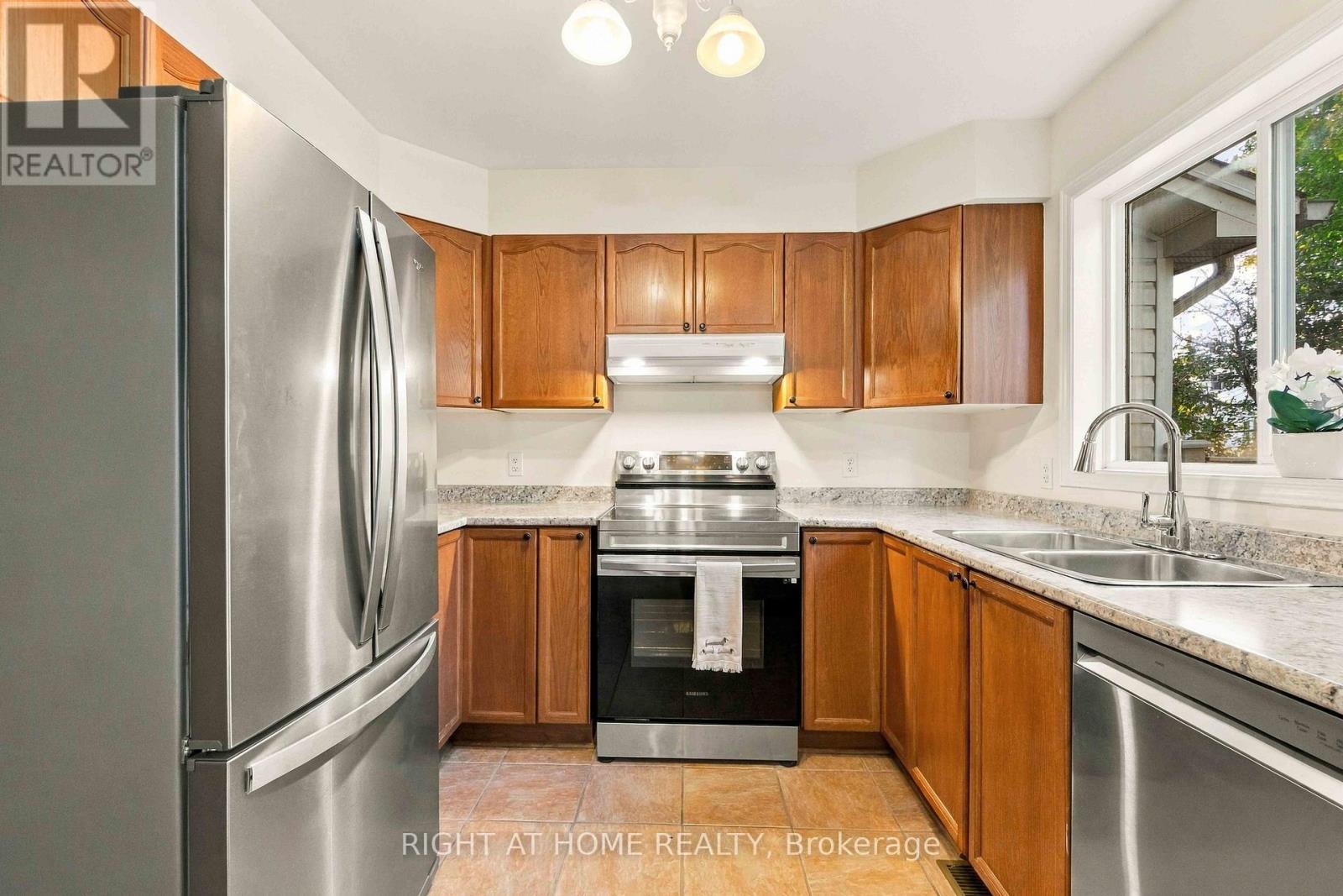 161 KINROSS PRIVATE - Image 14