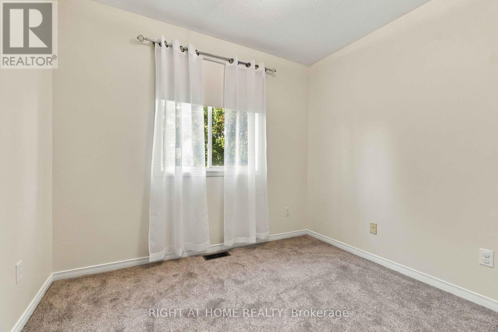 161 KINROSS PRIVATE - Image 22