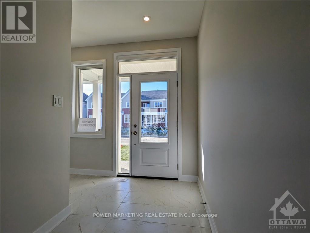 36 CHASING GROVE, Ottawa — photo 2