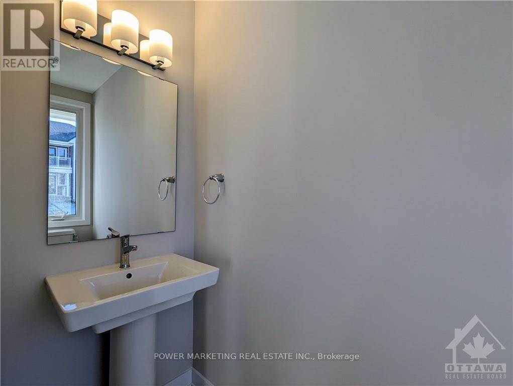 36 CHASING GROVE, Ottawa — photo 3