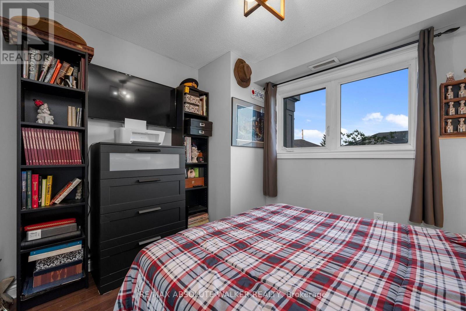#208 151 POTTS PRIVATE - 19