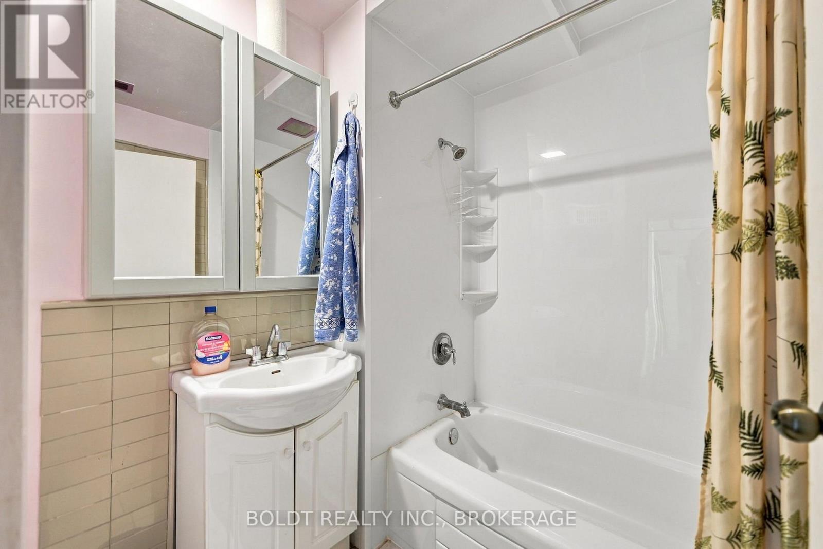 2554 COBBINSHAW CIRCLE - Image 23