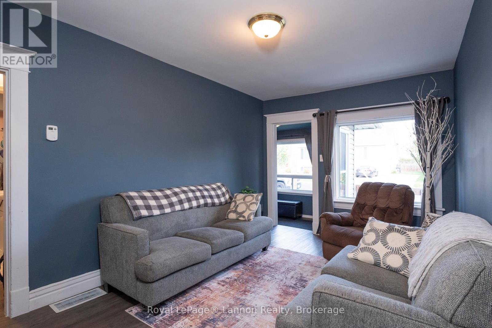 1105 BROWN STREET - 8
