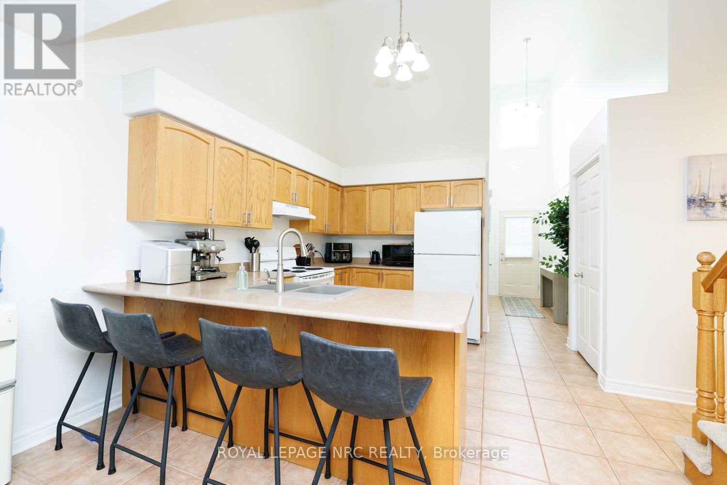 399 AUTUMN CRESCENT - 11