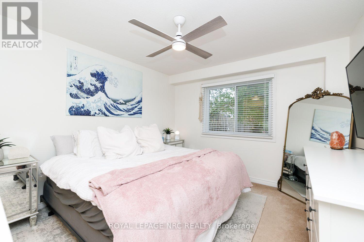 399 AUTUMN CRESCENT - 19