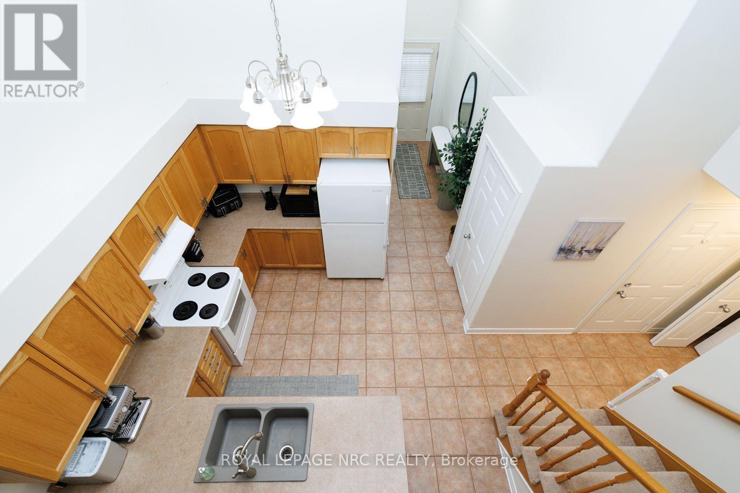 399 AUTUMN CRESCENT - 28