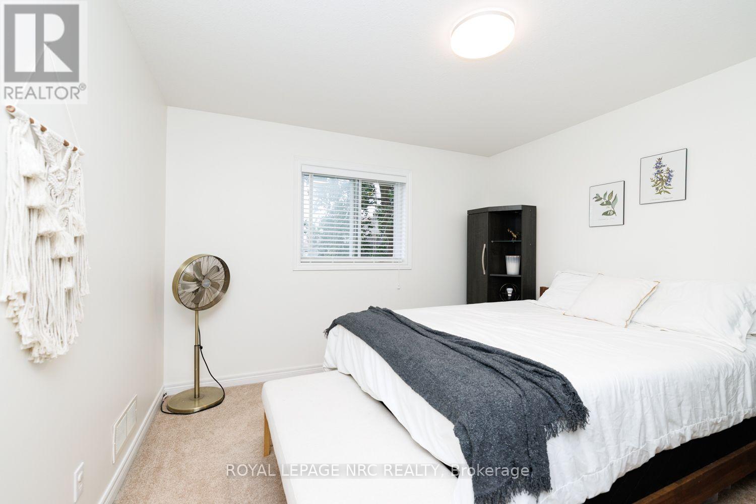 399 AUTUMN CRESCENT - 29