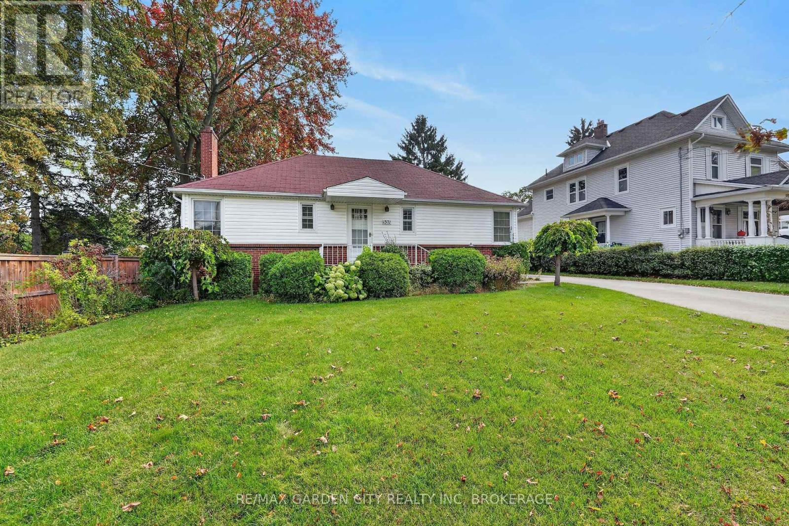 1571 PELHAM STREET - 1