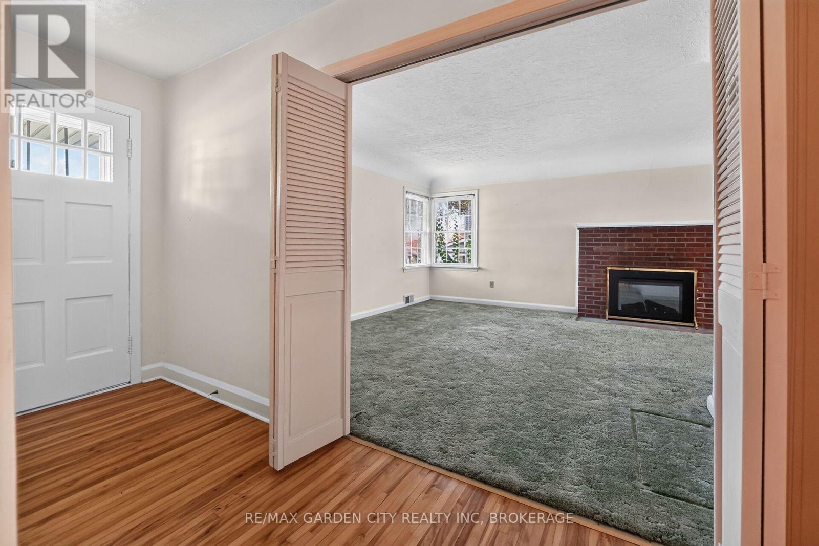 1571 PELHAM STREET - 10