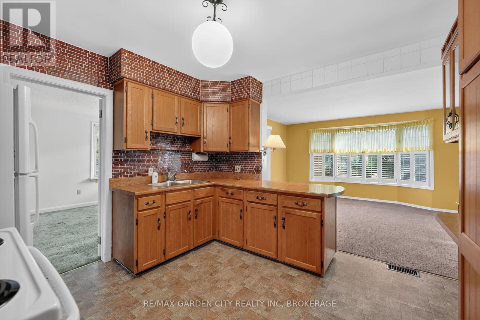 1571 PELHAM STREET - 12