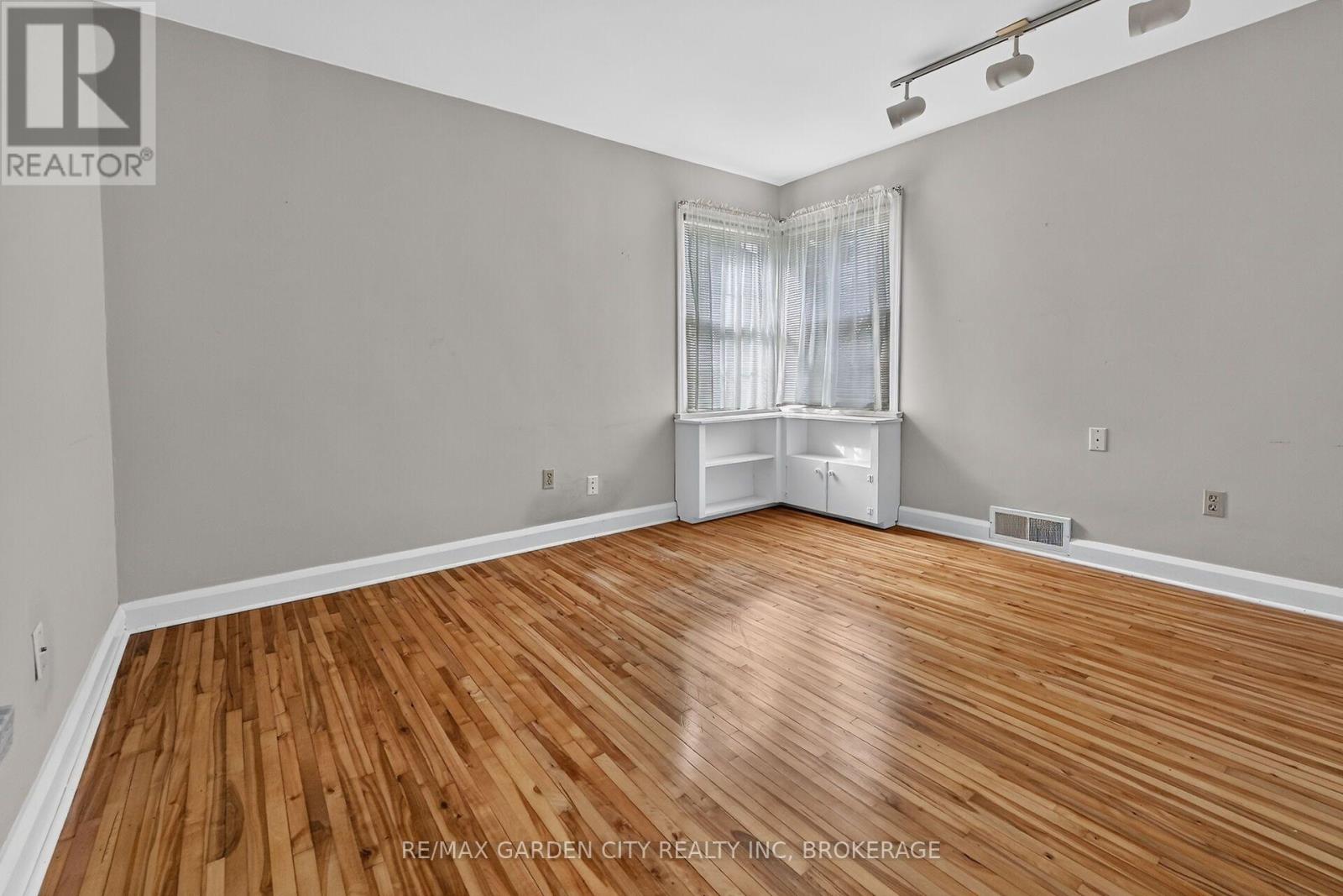 1571 PELHAM STREET - Image 19