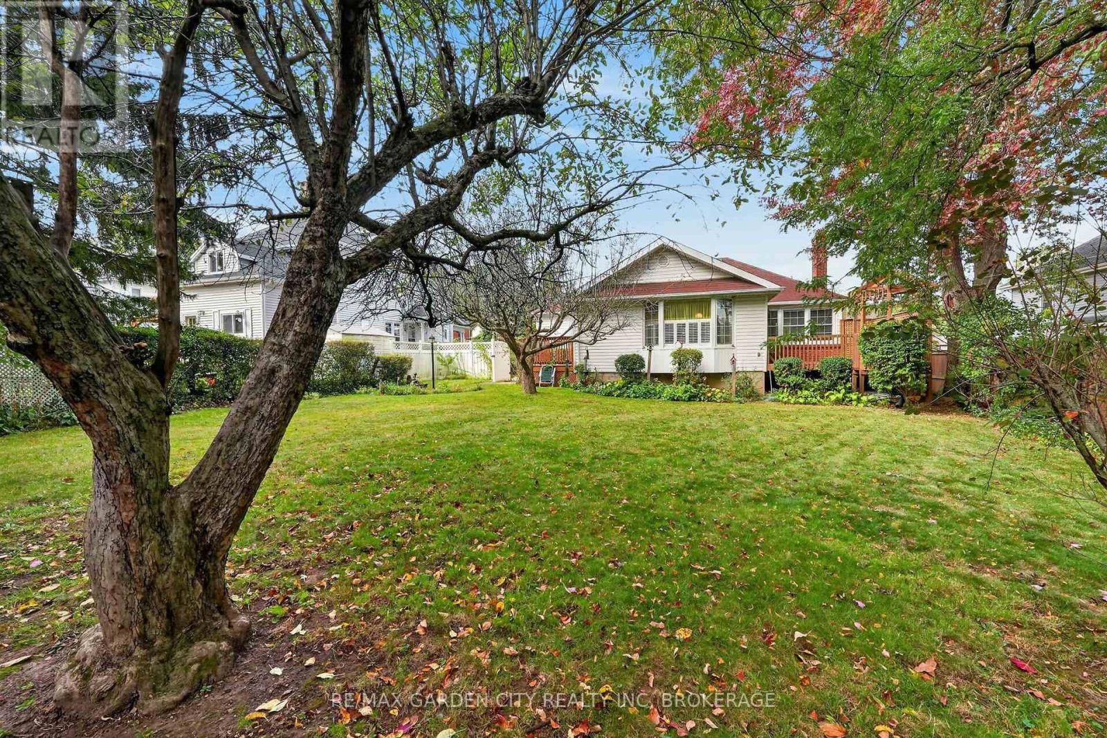 1571 PELHAM STREET - Image 33