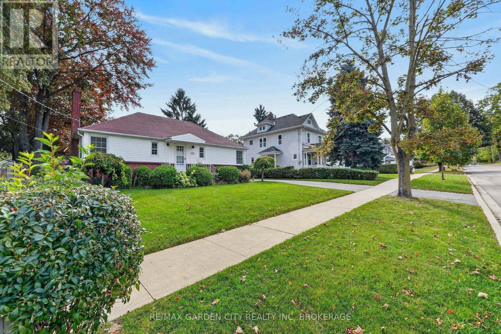 1571 PELHAM STREET - 4