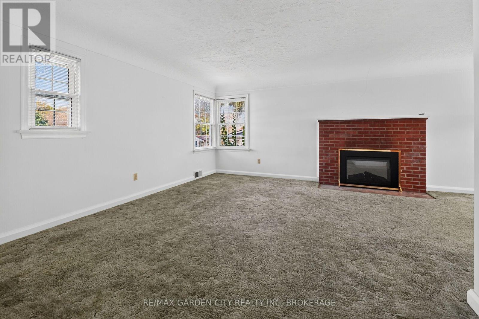 1571 PELHAM STREET - 6