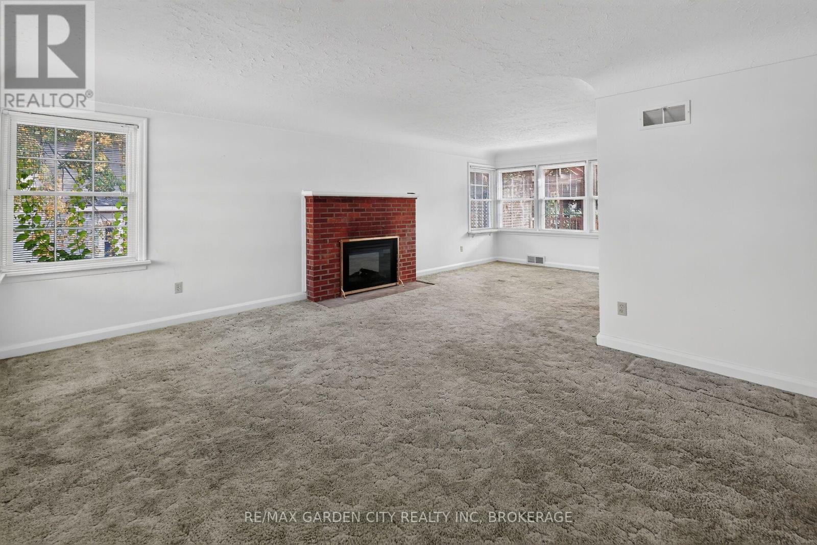 1571 PELHAM STREET, Pelham (Fonthill) — photo 7