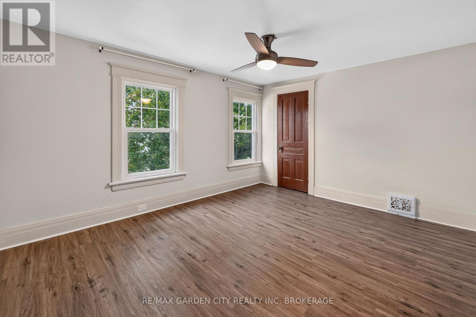 118 LOWELL AVENUE - 15
