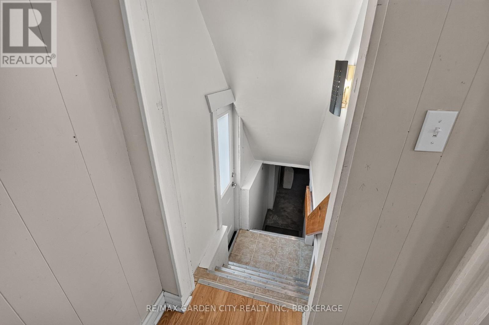 118 LOWELL AVENUE - Image 24