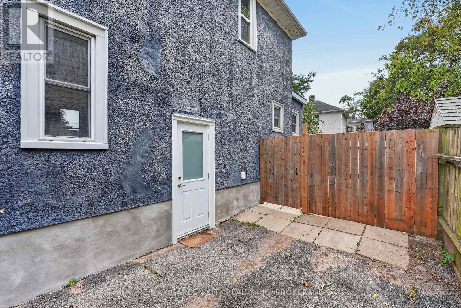 118 LOWELL AVENUE - Image 25
