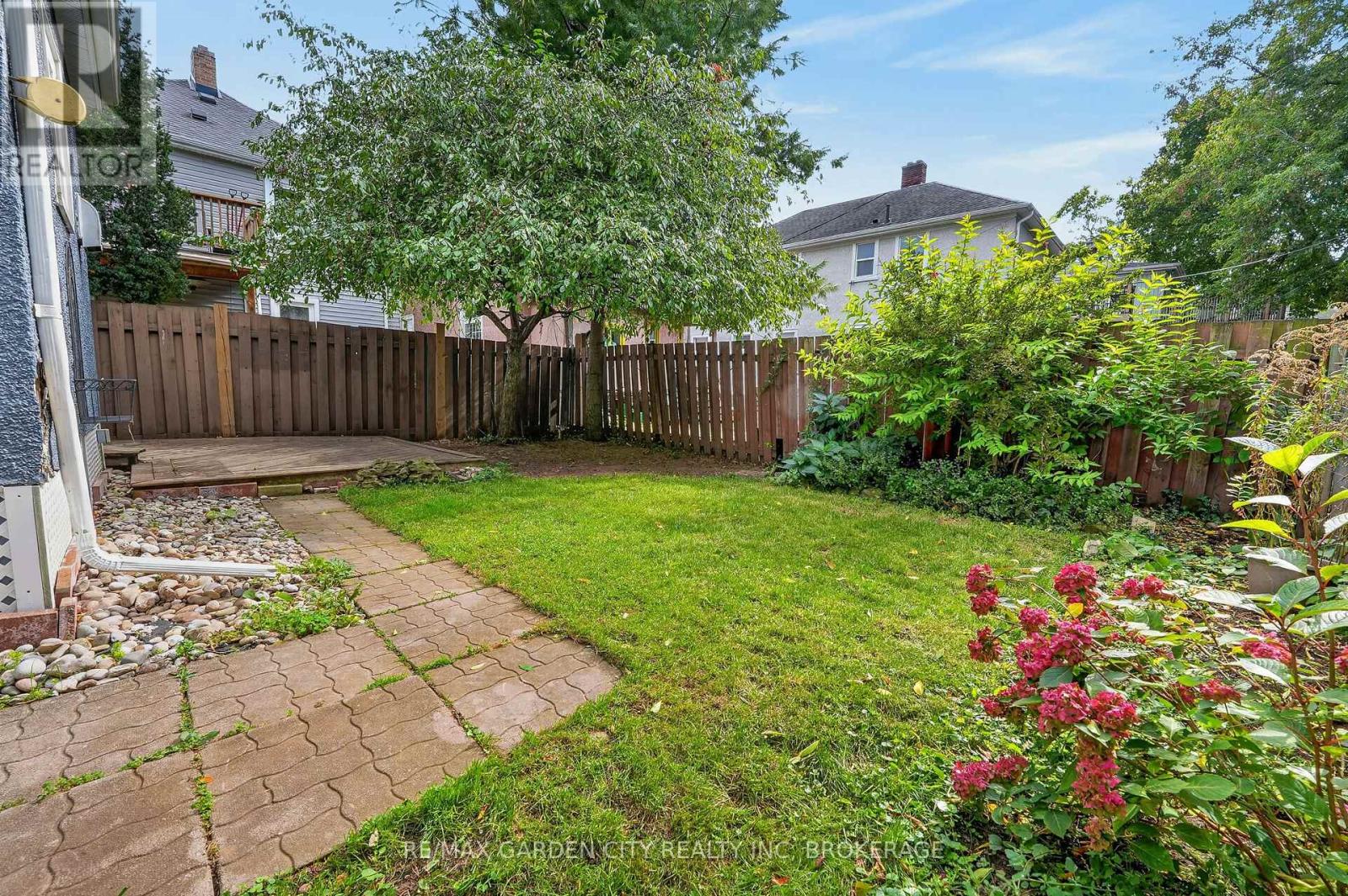 118 LOWELL AVENUE - 28