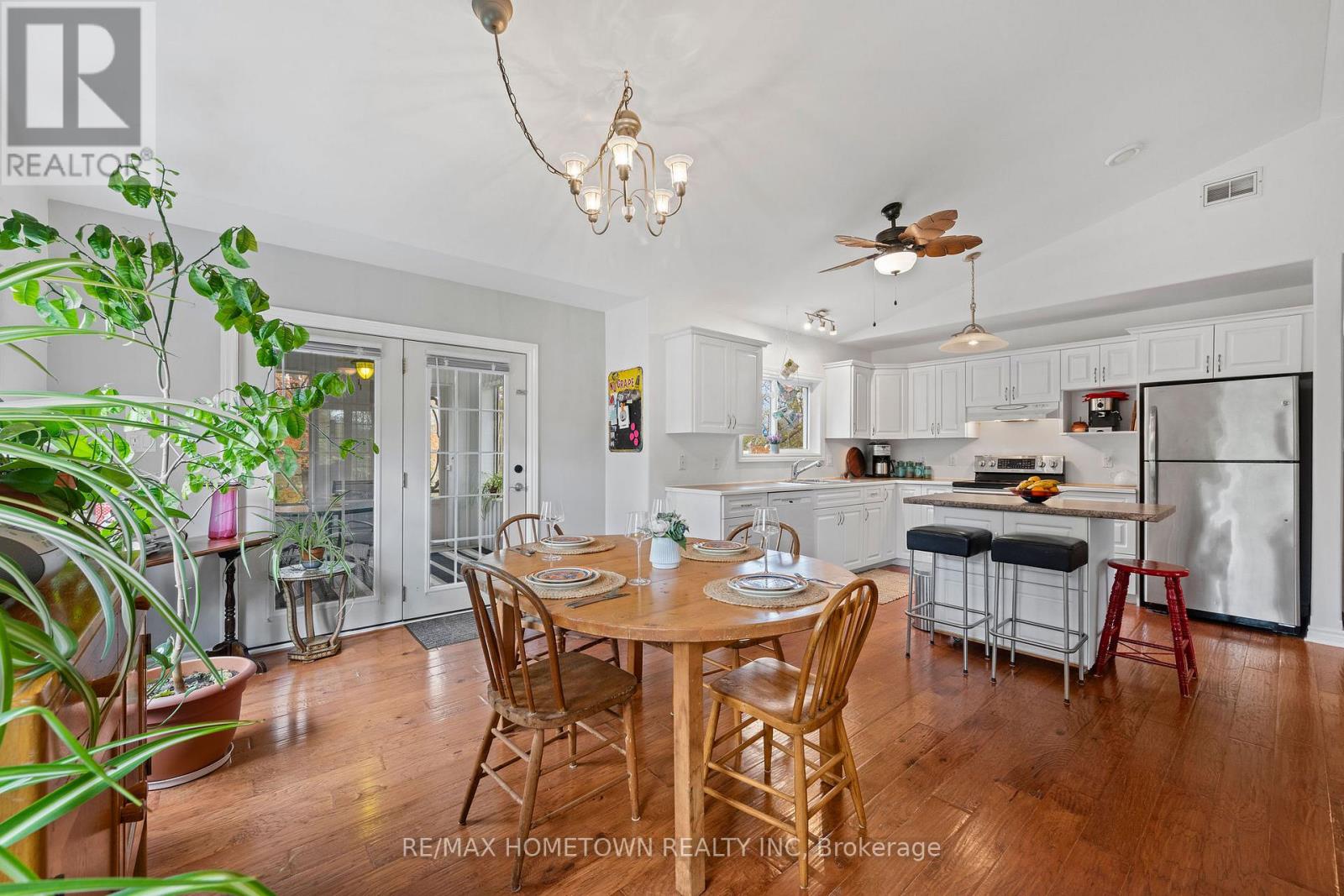 631 LAKE STREET - Image 15