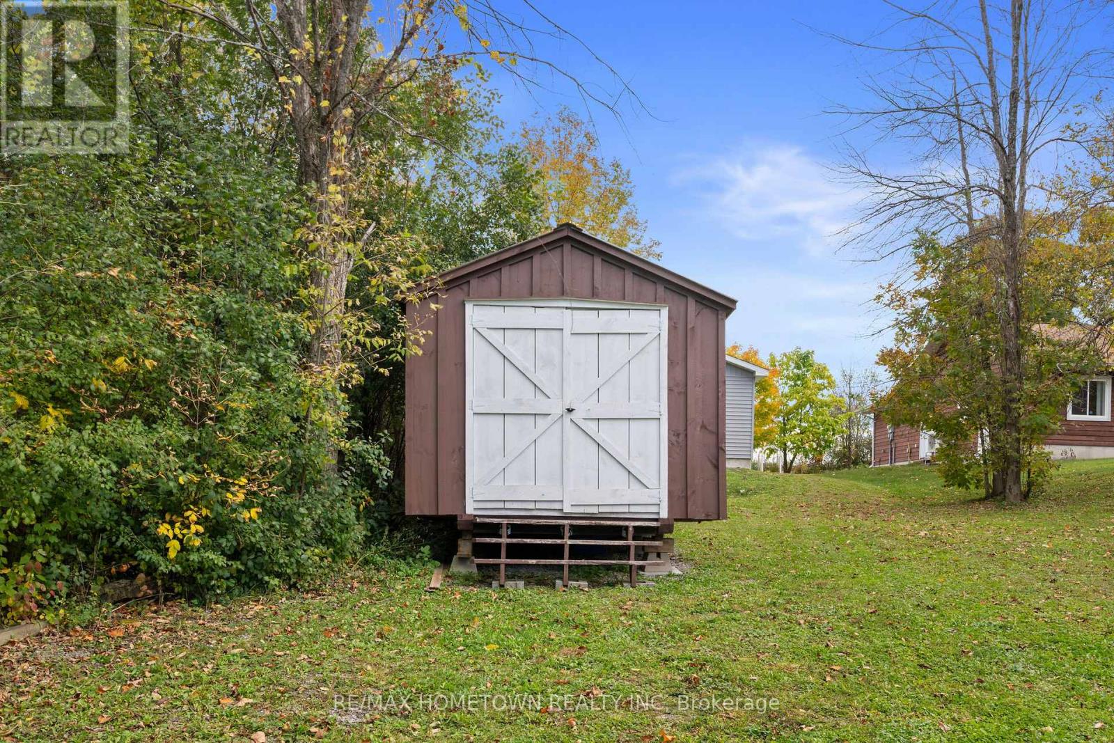 631 LAKE STREET - Image 38