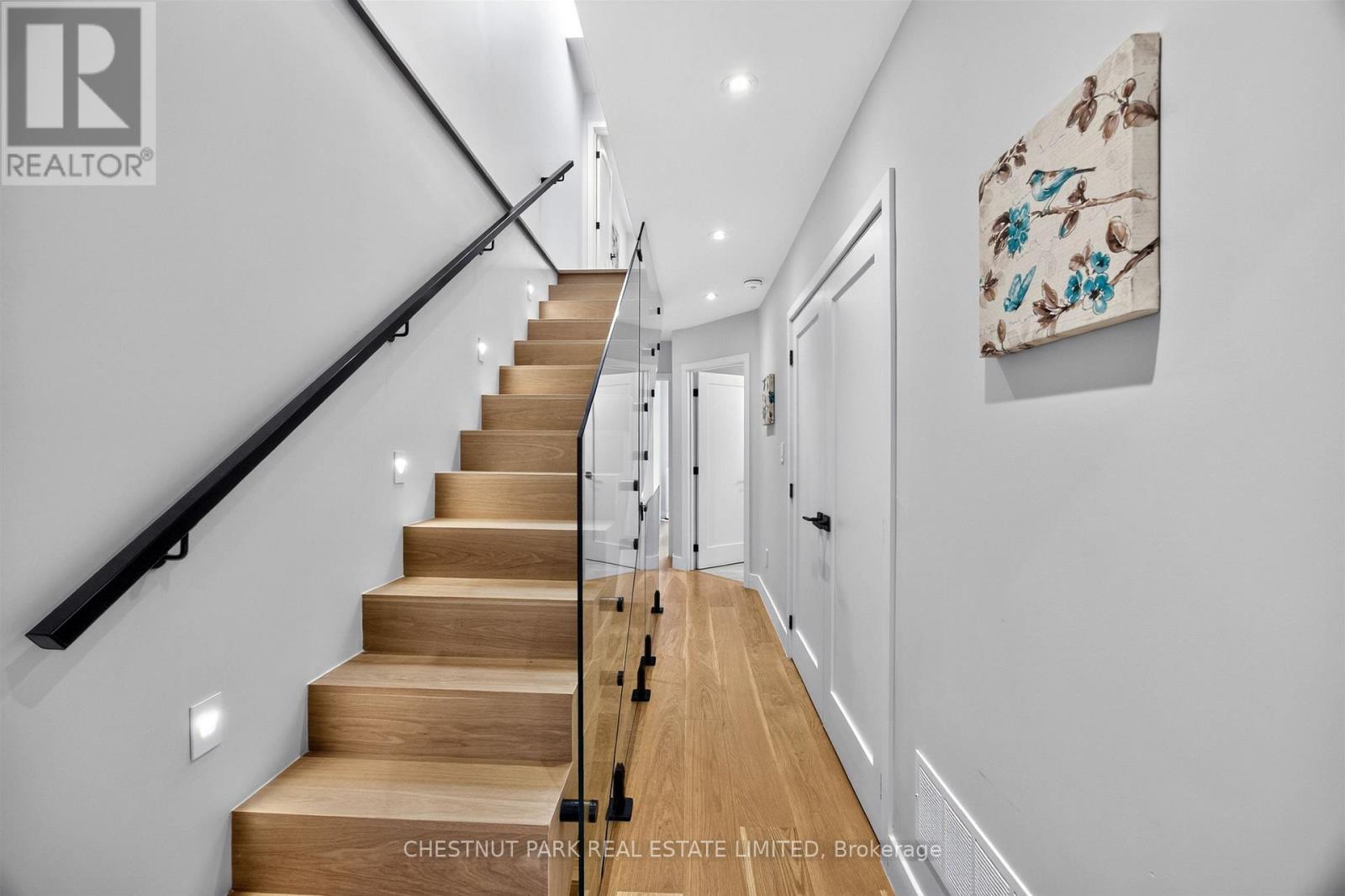 26 Caroline Avenue — photo 34