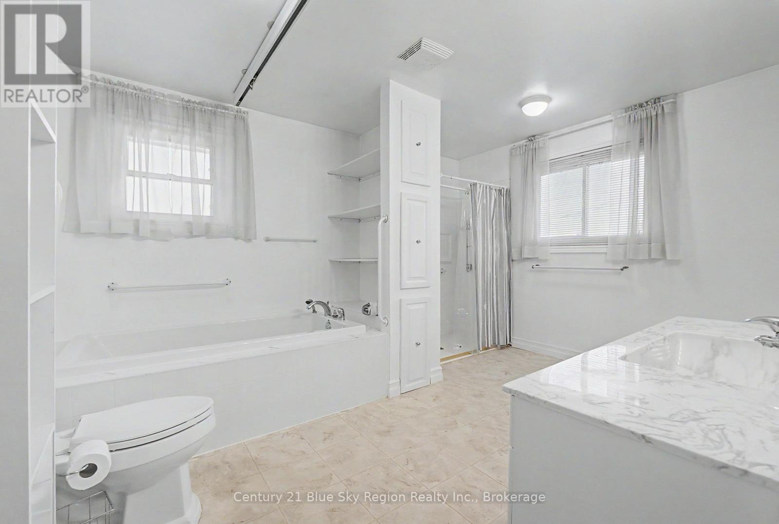 58 VAN HORNE CRESCENT - Image 24