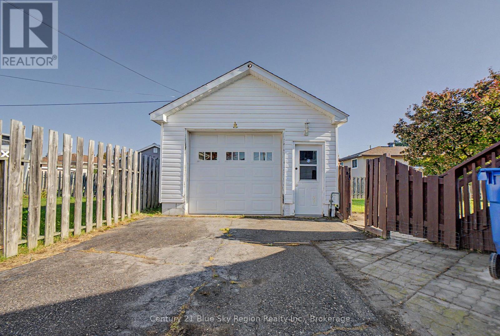 58 VAN HORNE CRESCENT - 49