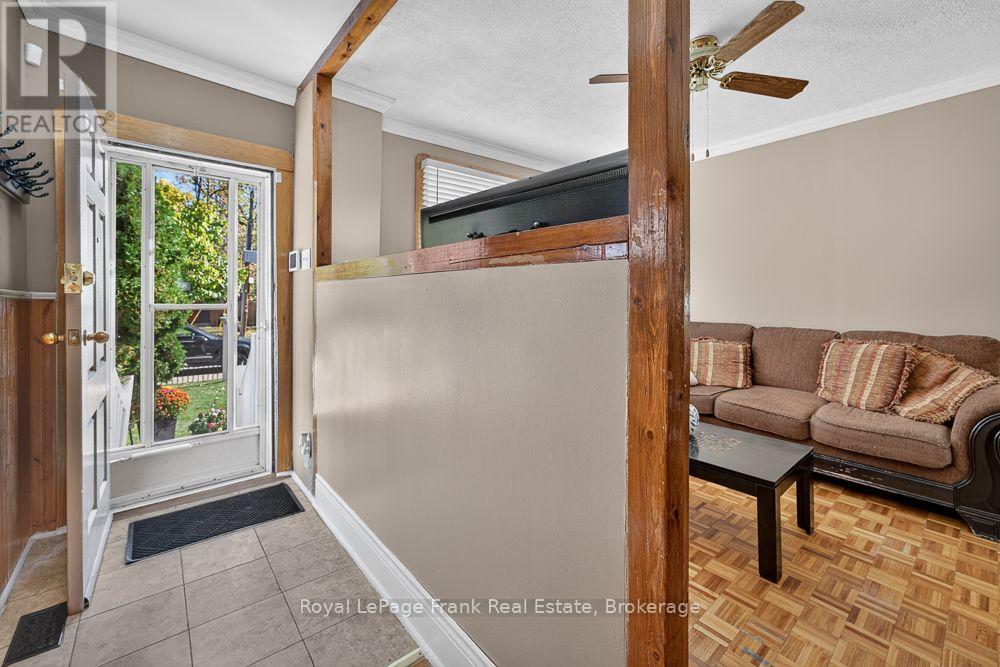 72 Twenty Second Street, Toronto, ON photo 2