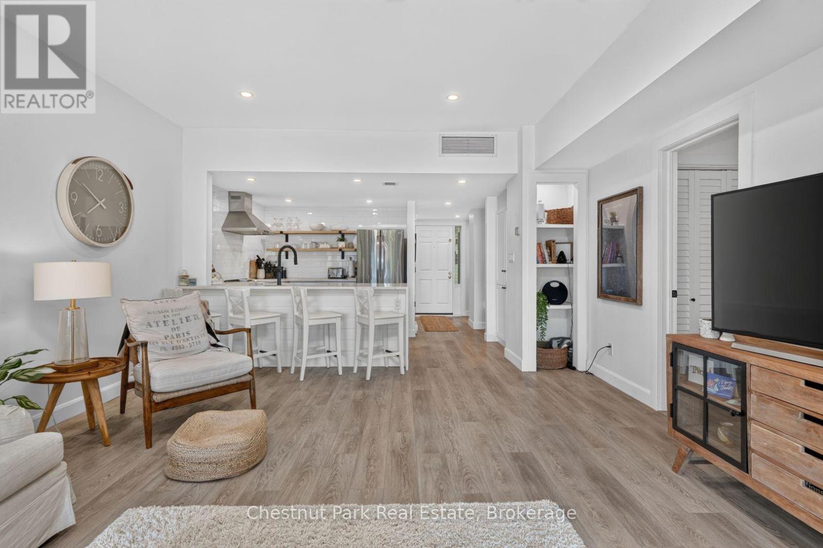 #10 1021 GRANDVIEW HILLTOP DRIVE - Image 12