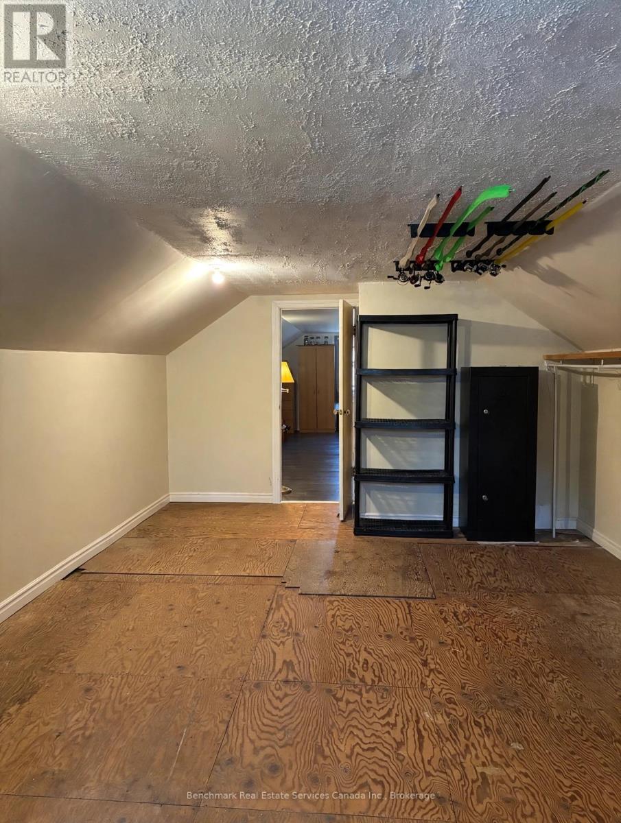 56 SANDERS STREET E - Image 18