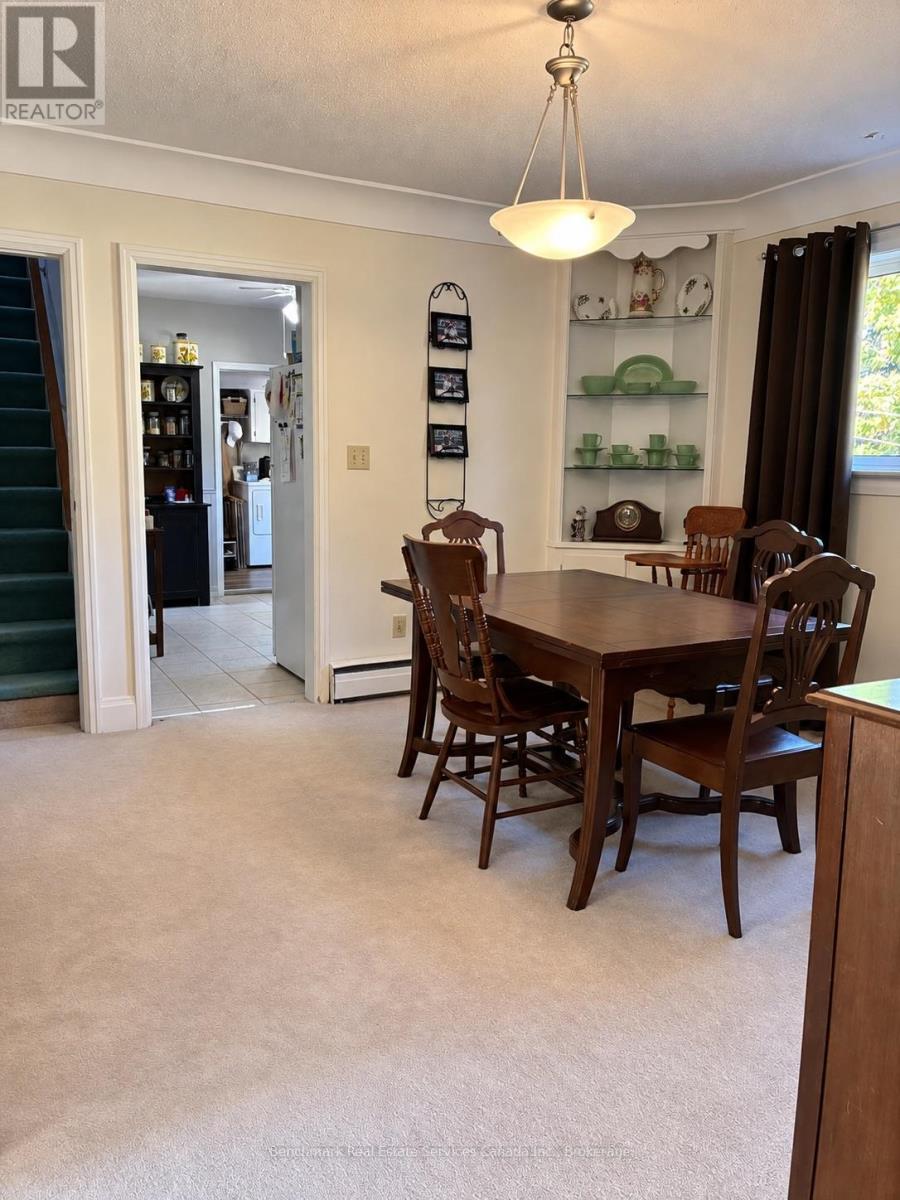 56 SANDERS STREET E - Image 7