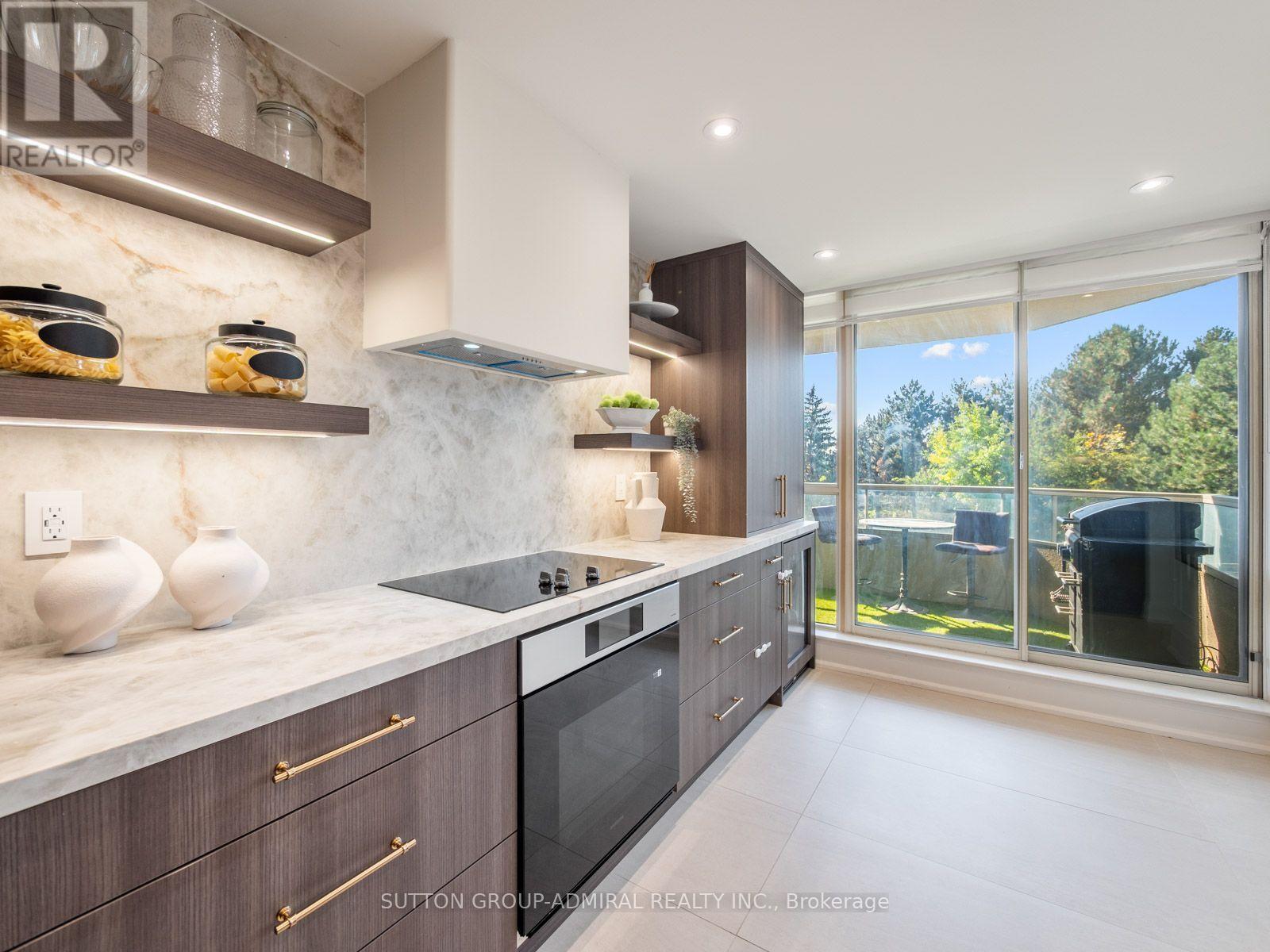 #208 10 TORRESDALE AVENUE - 7