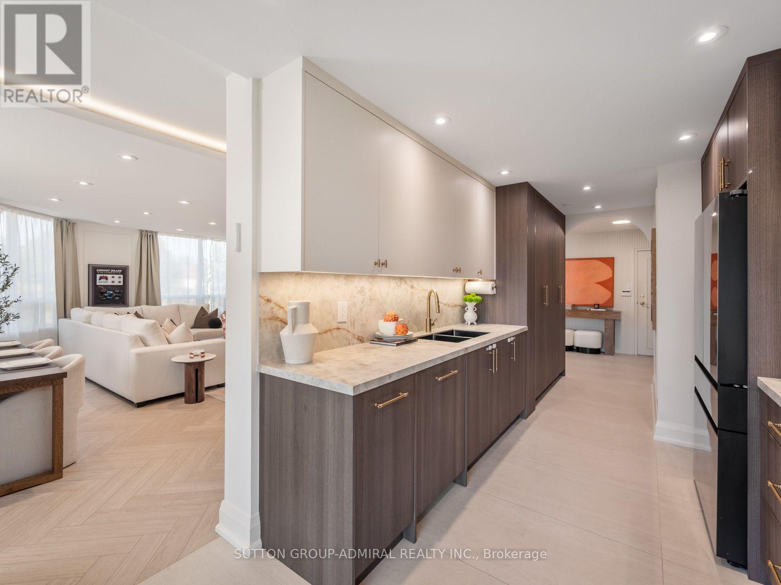 #208 10 TORRESDALE AVENUE - 9