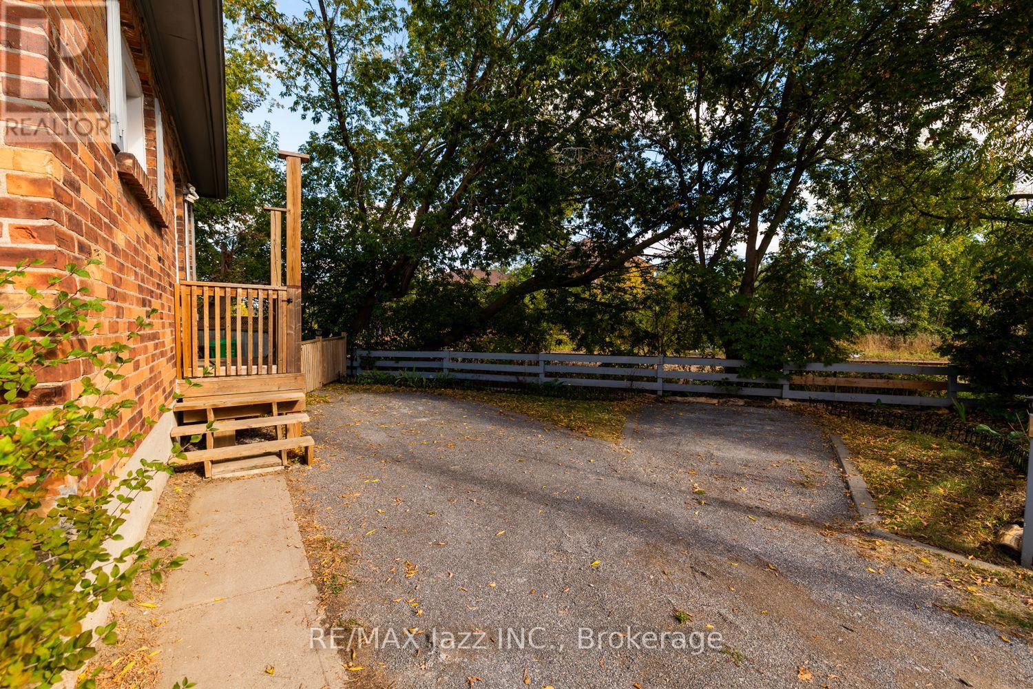 34 JACKSON AVENUE - 5