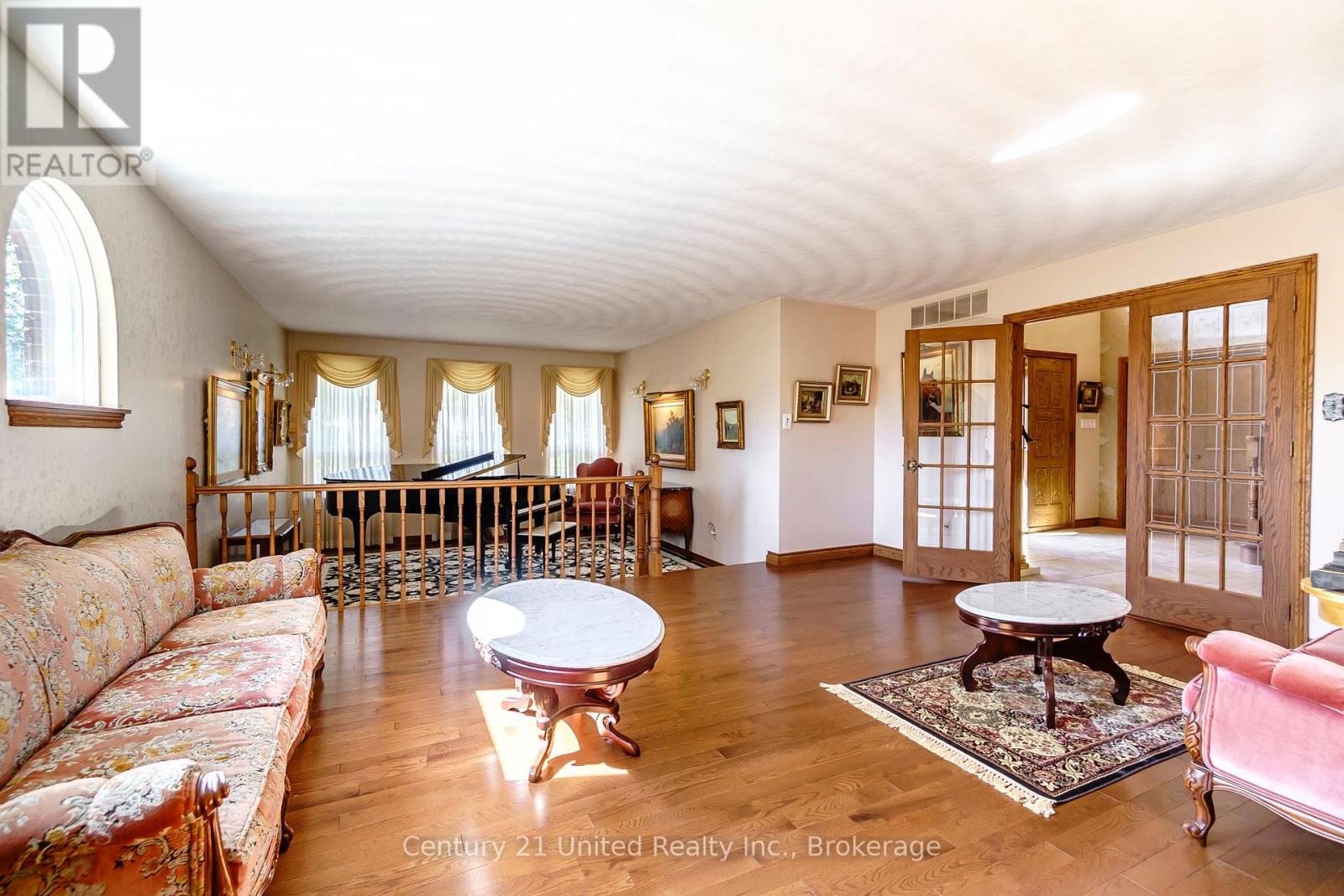 136 WALLIS DRIVE - 8