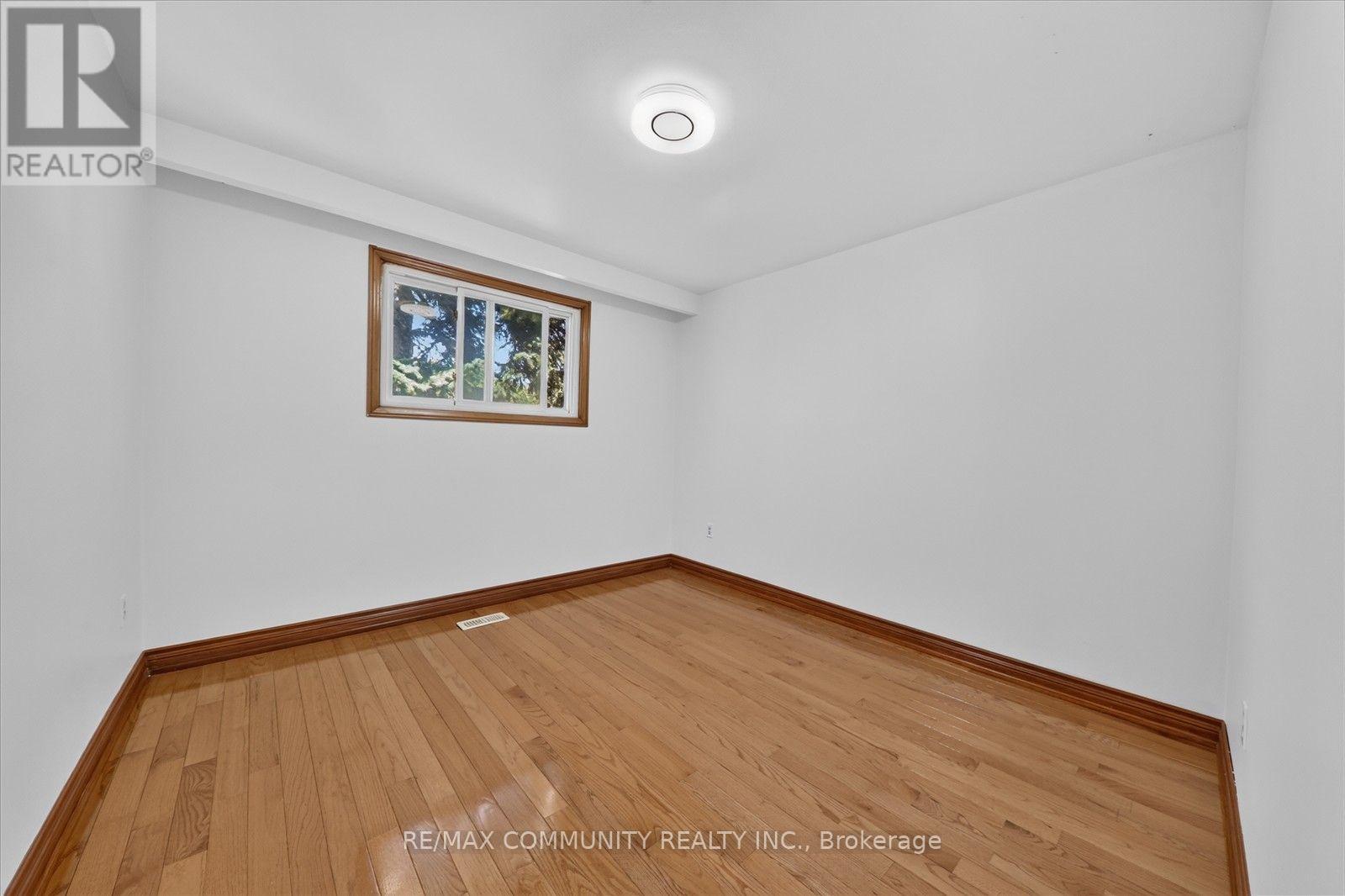 10 Tanya Place, Toronto, ON photo 14