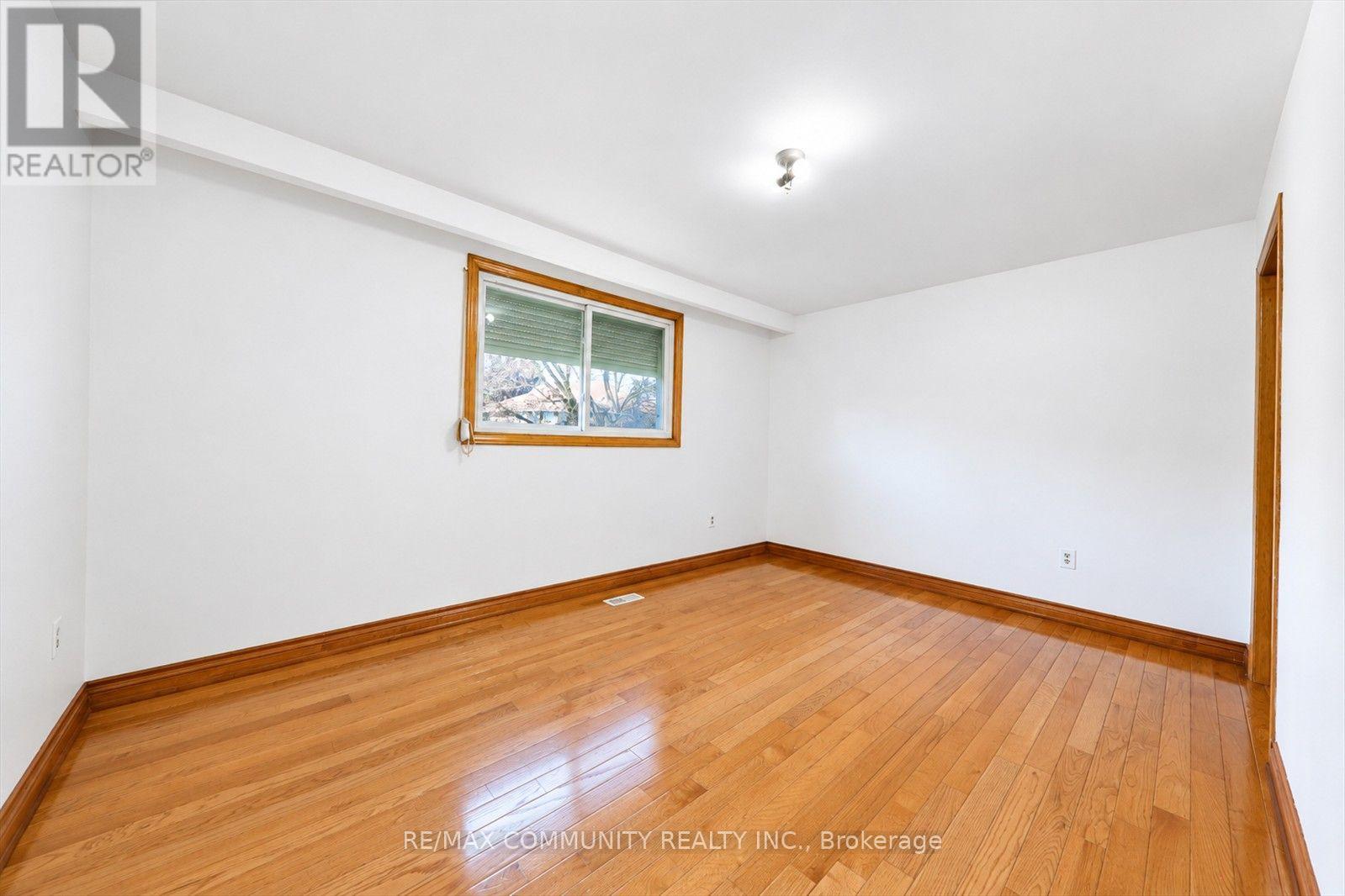 10 Tanya Place, Toronto, ON photo 16