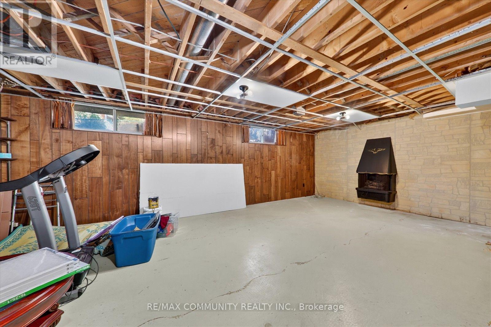 10 Tanya Place, Toronto, ON photo 31