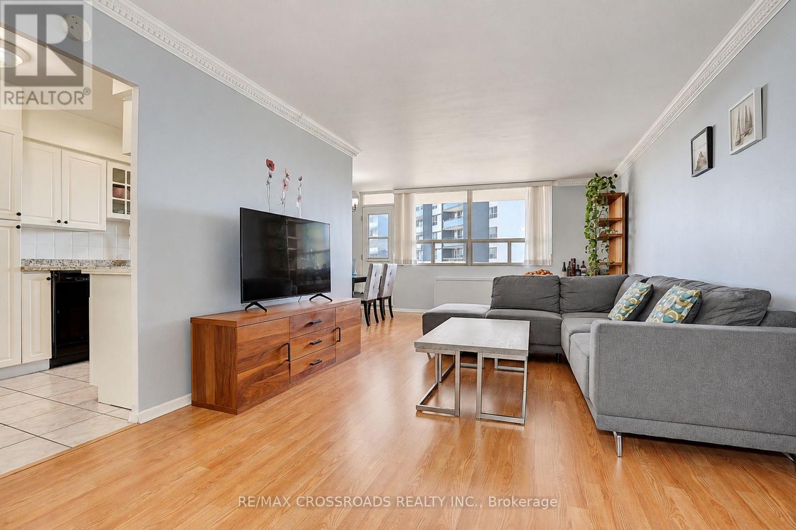 301- 3420 Eglinton Avenue East, Toronto, ON photo 1