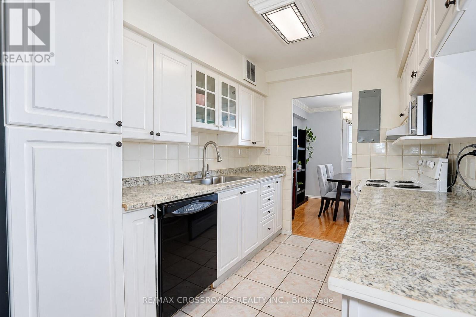 301- 3420 Eglinton Avenue East, Toronto, ON photo 16