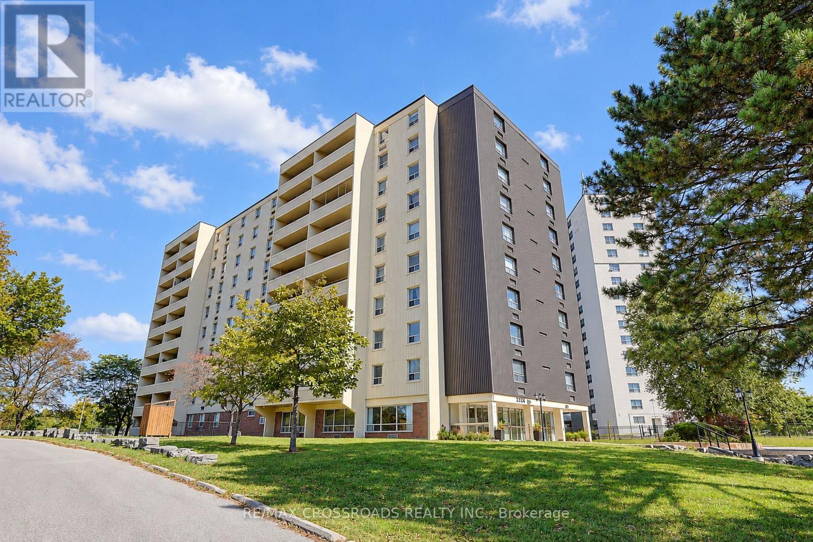 301- 3420 Eglinton Avenue East, Toronto, ON photo 2