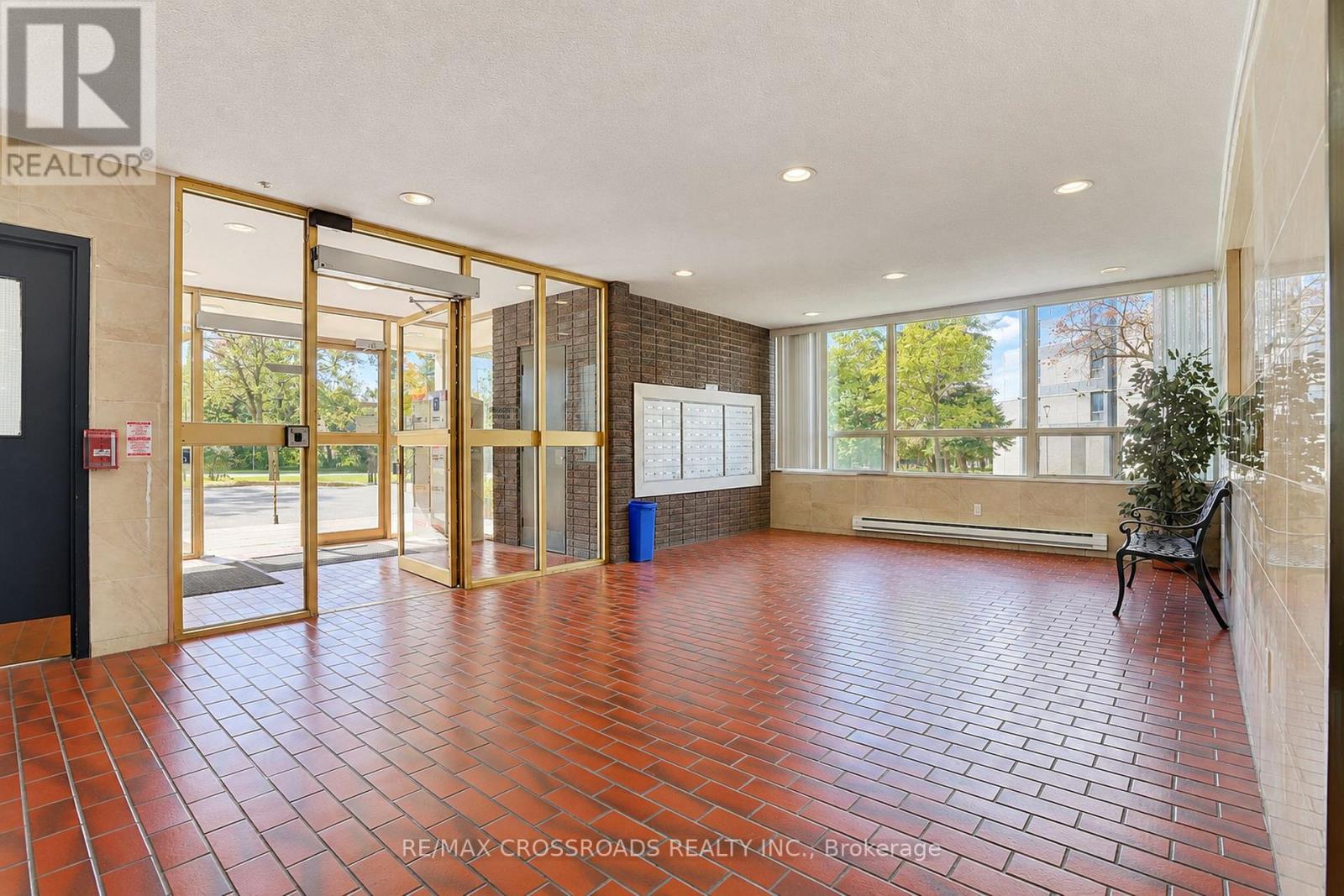 301- 3420 Eglinton Avenue East, Toronto, ON photo 5