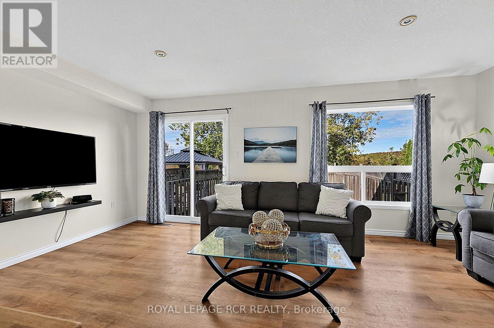 68 SHEPHARD AVENUE - 16