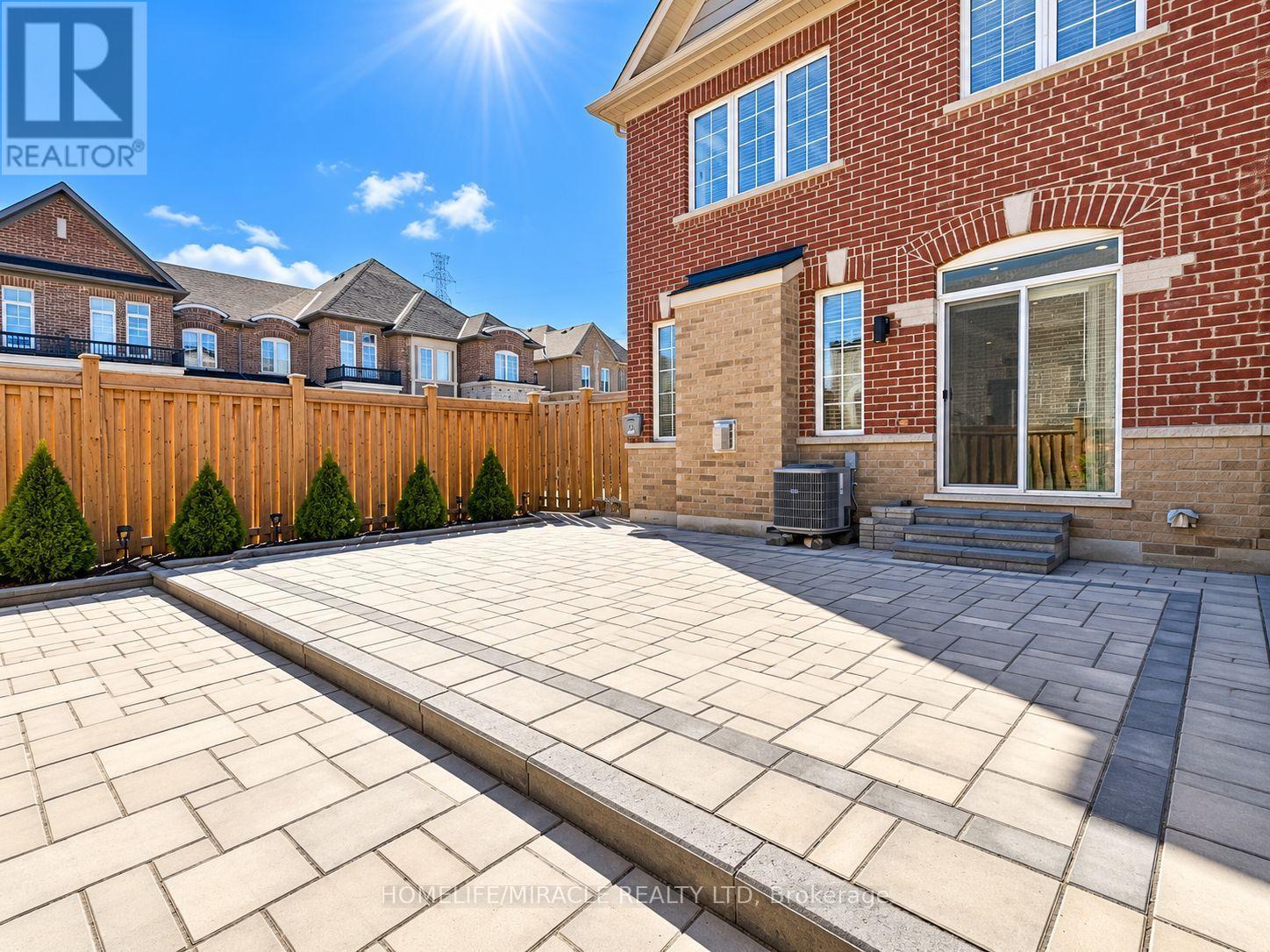 131 Maguire Road, Newmarket, ON photo 37