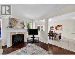 Bedroom 2 - 18 Herefordshire Crescent, Newmarket, ON L9N0B7 Photo 10