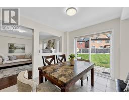 Bedroom 4 - 18 Herefordshire Crescent, Newmarket, ON L9N0B7 Photo 12